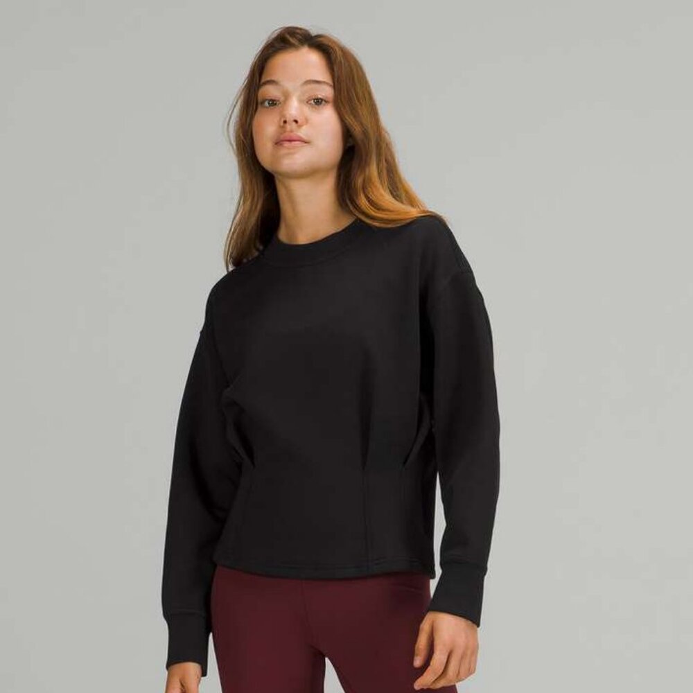 Lululemon Women's Gathered Waist Crew Pullover - Black